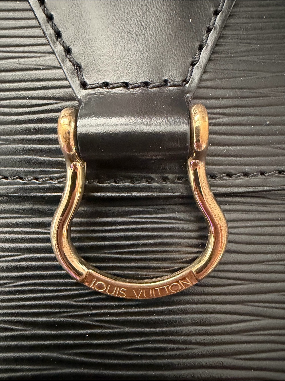 Louis Vuitton Saint Cloud Black Epi Leather Crossbody with Gold Hardware - Picture 3 of 12